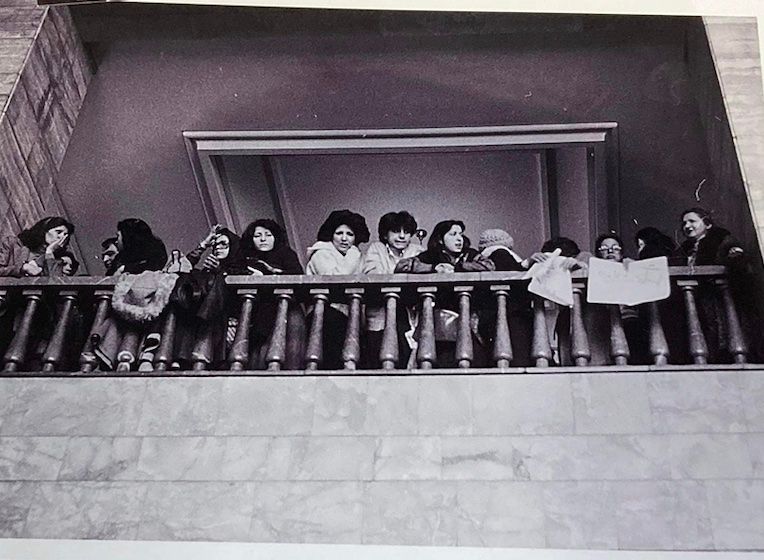 Iranian women at the Ministry of Justice on Saturday March 10, 1979
©ClaudineMulard/desfemmesfilment1979